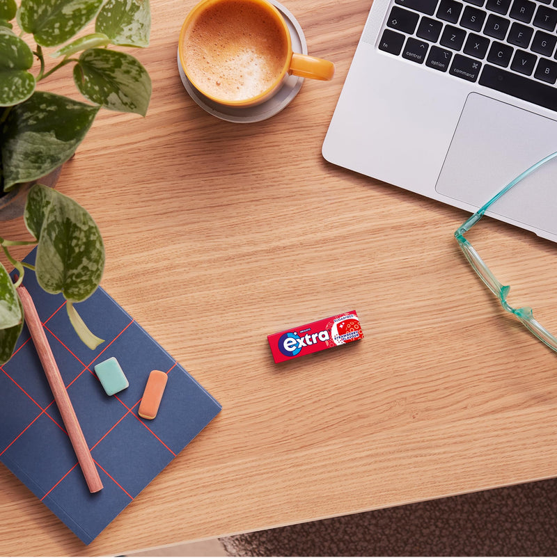 Extra Sugar-free Chewing Gum, Refreshing Strawberry Flavour, Freshens Breath, With Xylitol, Helps with Oral Hygiene for Healthy Teeth & Gums 20 x (3 x 9pieces)